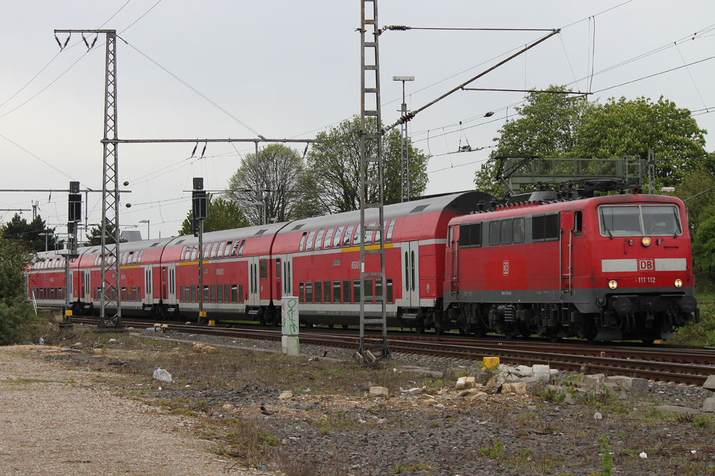 111 112 am 28.4.12 in Rheydt Hbf.