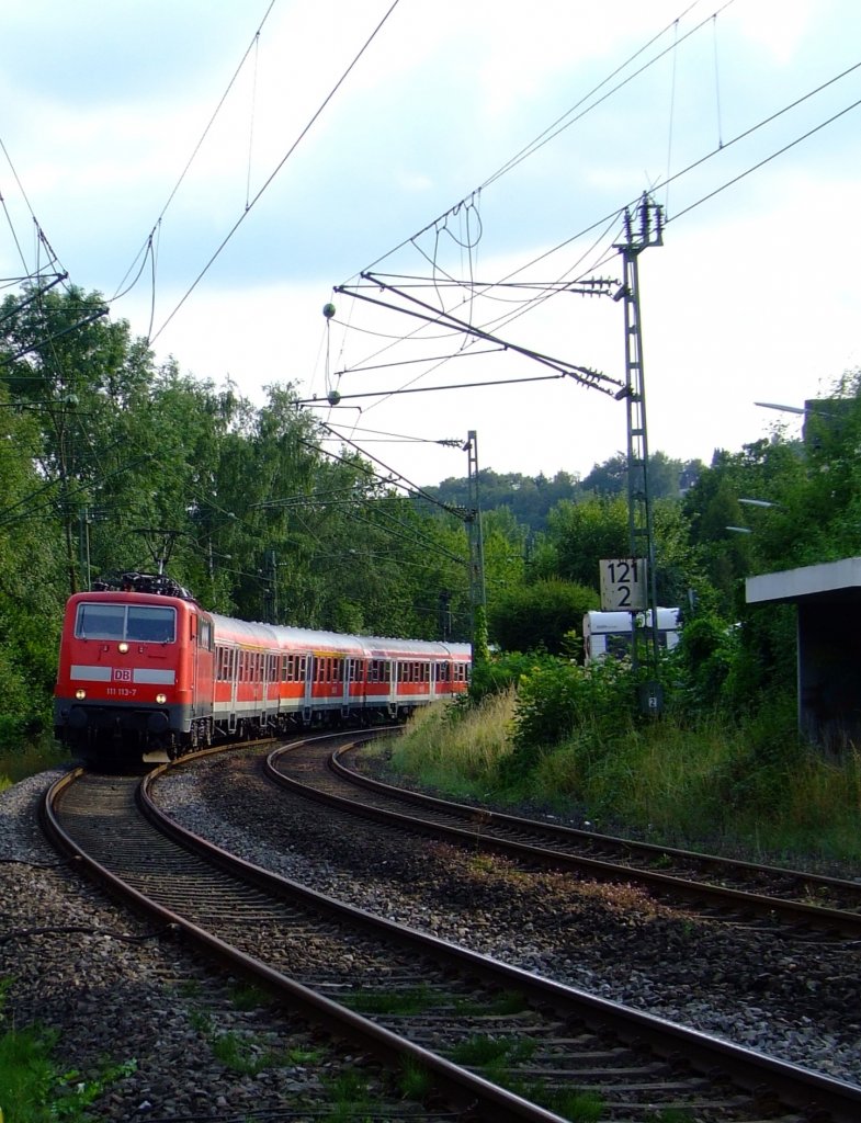 111 113-7 mit RE 9 Rhein-Sieg-Express vom Kln kommend am 05.08.2010 in Kirchen/Sieg.