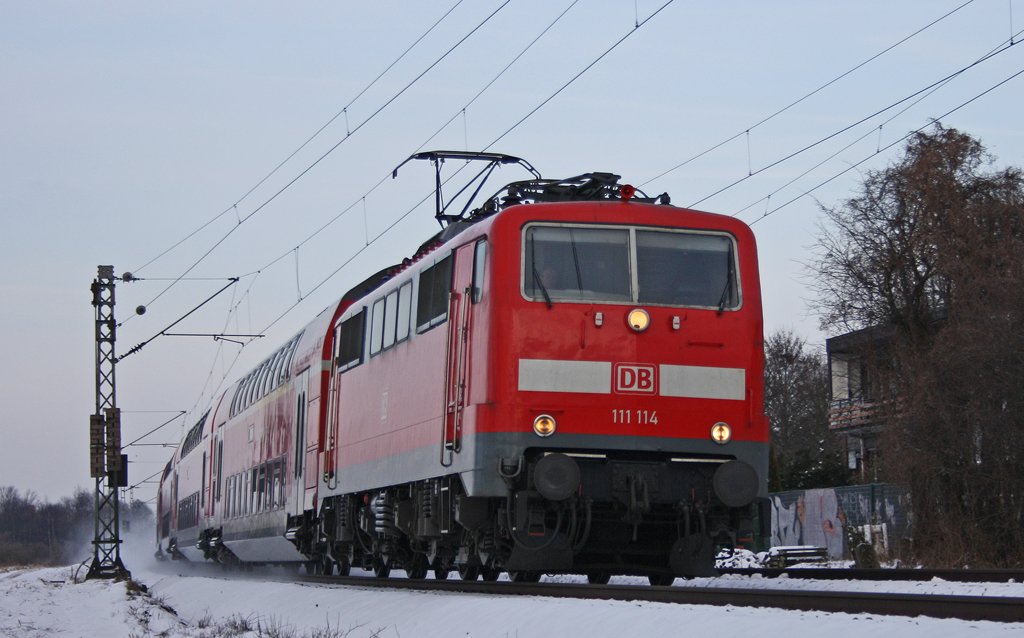 111 114 mit dem RE10422 (RE4 - Wupper-Express) aus Dortmund nach Aachen zwischen Geilenkirchen und bach auf Hhe Km 25.6 31.1.2010