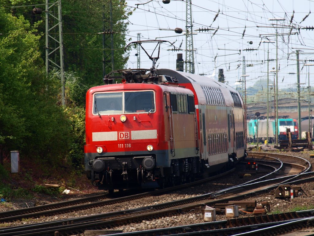 111 116 zieht am 08.05.2010 den RE4 aus Aachen West.
