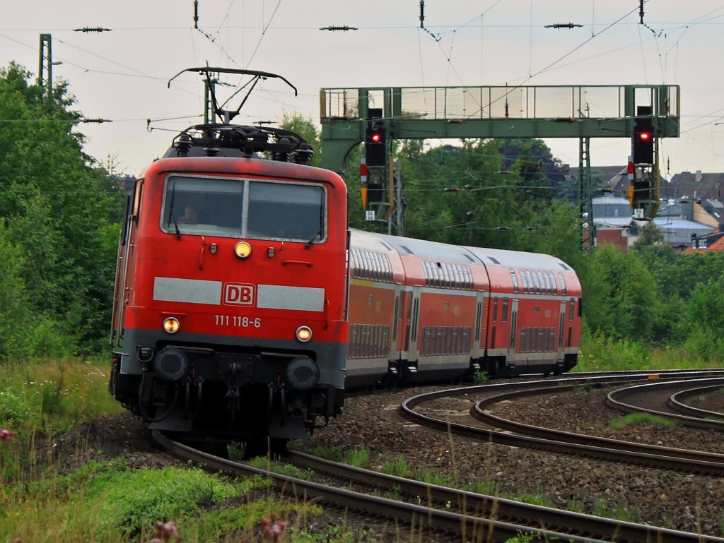 111 118-6 zieht am 20.07.2012 auf der KBS 480 vom Aachener Hbf kommend den RE9 nach Aachen Rothe-Erde.