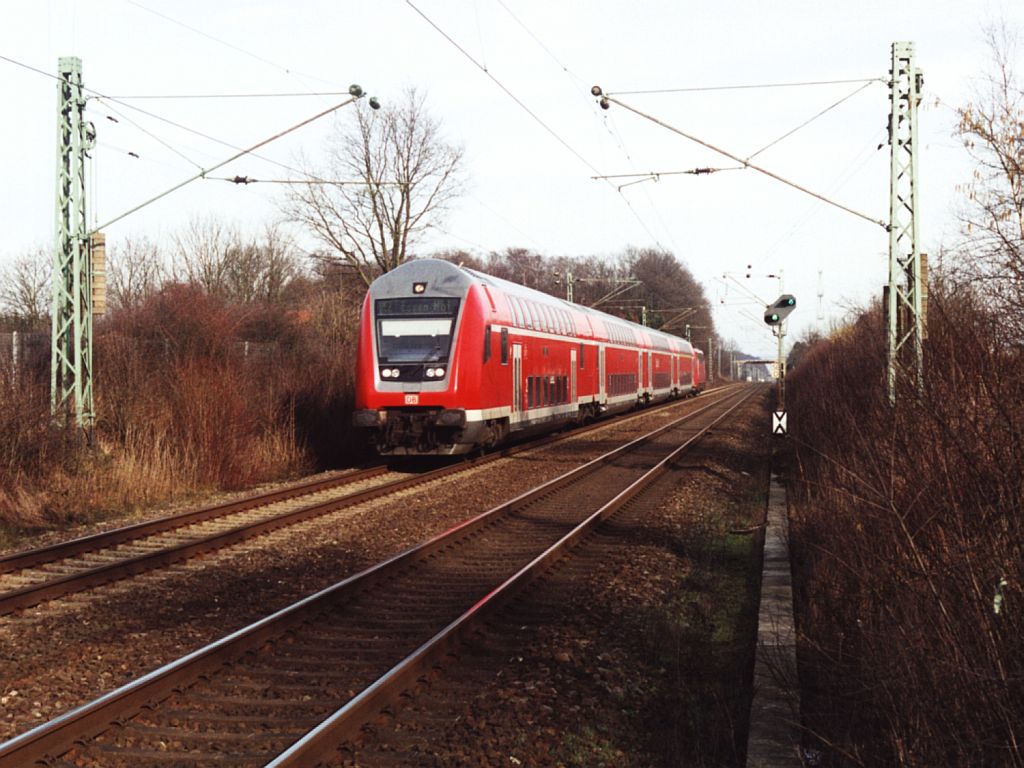 111 125-9 mit RE 2 Haard-Express Mnster-Essen auf Bahnhof Albachten am 27-2-2000. Bild und scan: Date Jan de Vries. 