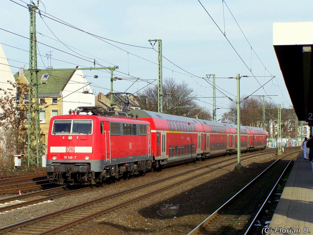 111 146-7 durchfhrt als RE4 (10422) Dsseldorf-Flingern in Richtung Aachen am 10. April 2010.
