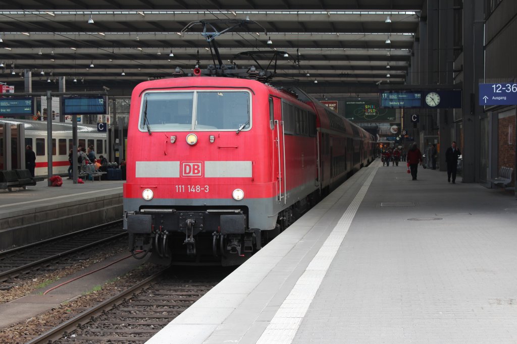 111 148-3 in München Hbf mit RE 79015 nach Salzburg Hbf - Bahnbilder.de