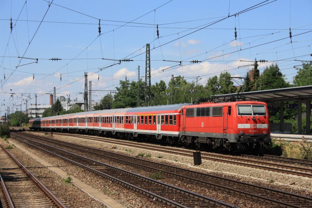 111 148 mit einem RE am 31.07.2010 in Mnchen Heimeranplatz.