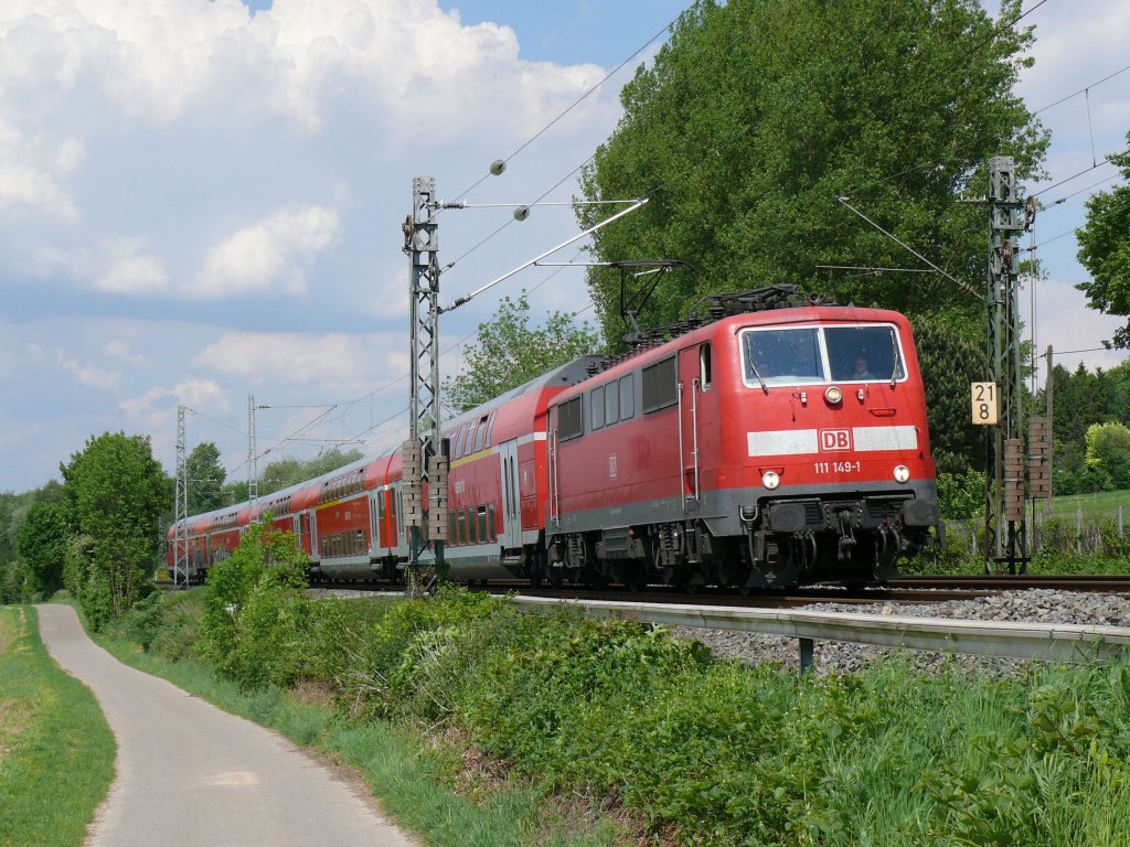 111 149-1 auf dem Weg nach Aachen. Hier aufgenommen am 24/05/2010 bei km 21,8 bei �bach-Palenberg.