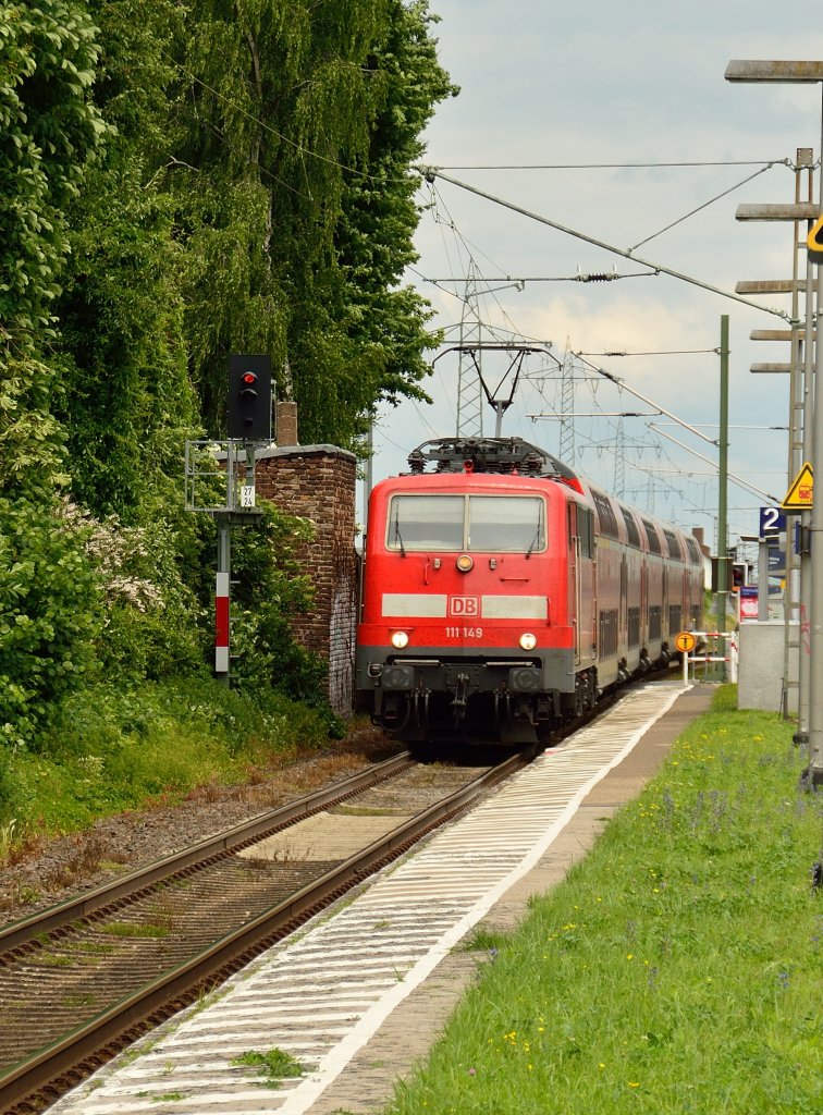 111 149 bei der Durchfahrt in Herrath nach Aachen. 22.6.2013