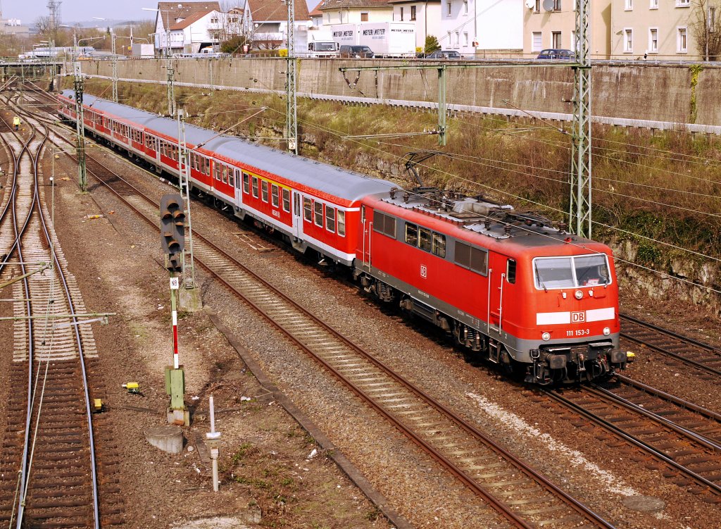111 153 Richtung Heilbronn vor dem Bahnhof Jagstfeld an der KBS 705 am 25.03.2011