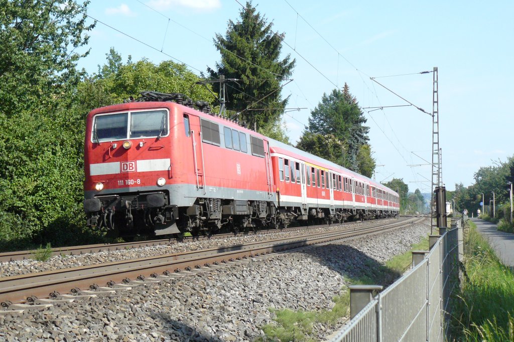 111 160  fhrt mit ihrer RB48 von Bonn-Mehlem nach Wuppertal durch die Bonner Sdstadt. (2.8.2011)