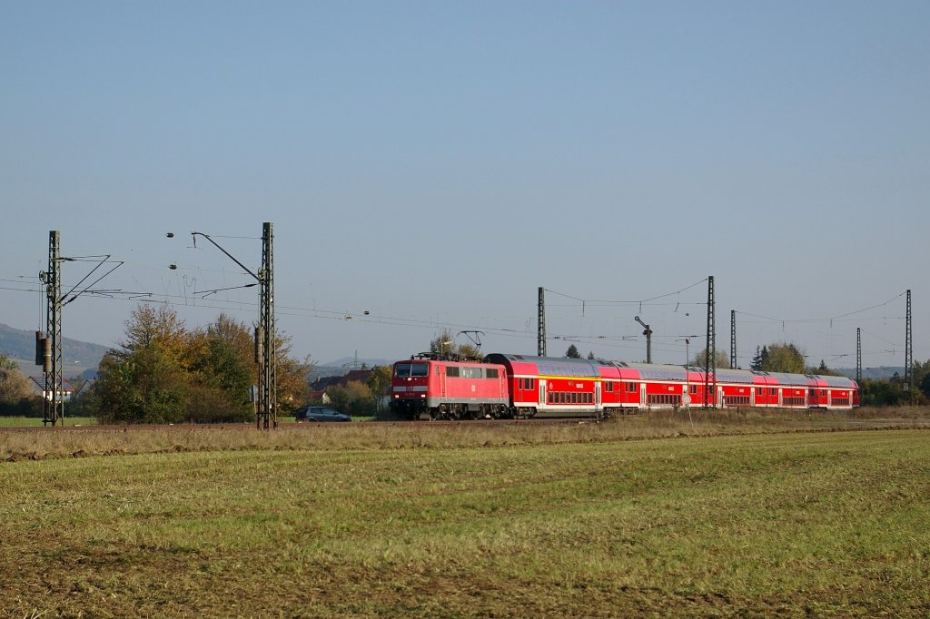 111 171 mit RE 4788 Nrnberg-Bamberg-Wrzburg am 23.10.2011 in Eggolsheim.