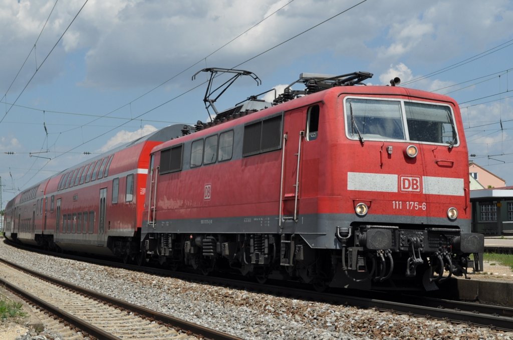 111 175 in Augsburg-Oberhausen am 25.05.2010 


