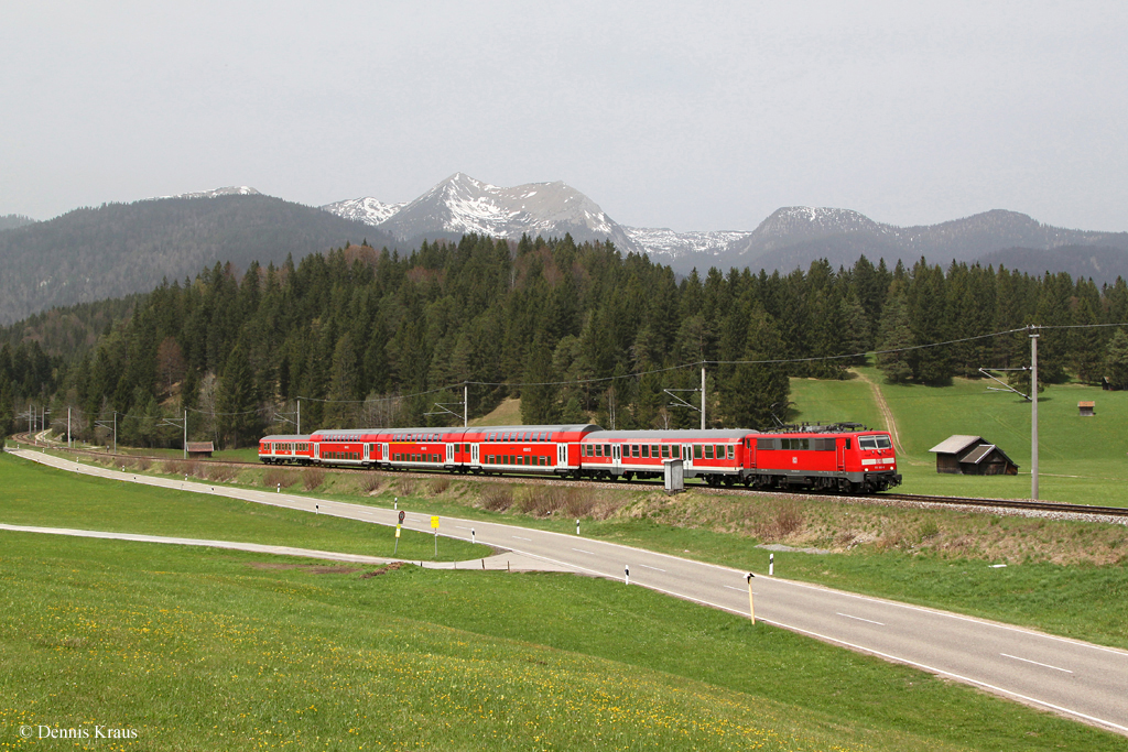 111 180 mit RB 59513 am 01.05.2013 bei Klais.
