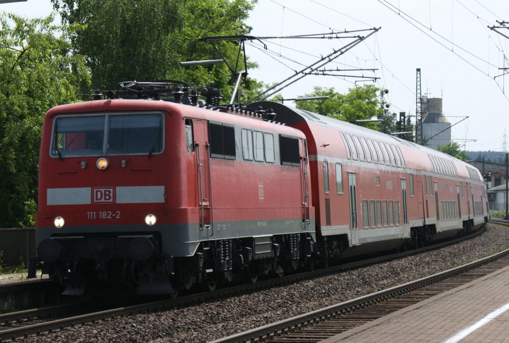 111 182-2 mit einen RE aus Mnchen nach Nrnberg in Georgensmnd (Rene)