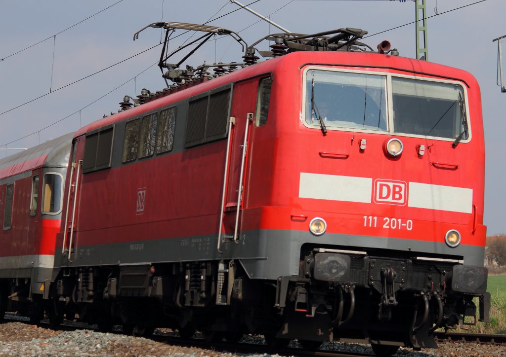 111 201-0 DB bei Redwitz am 14.04.2012.