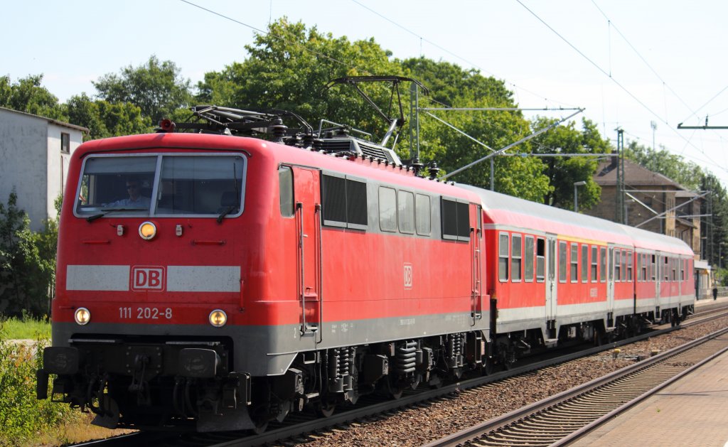 111 202-8 DB in Hochstadt/ Marktzeuln am 04.08.2012.