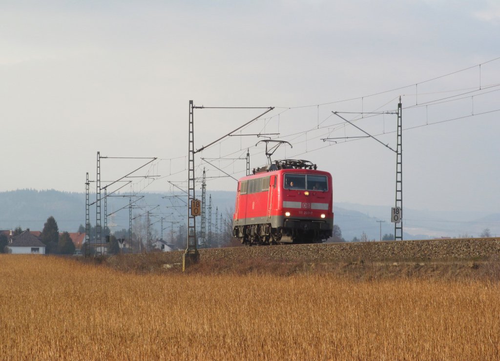 111 207-7 ist am 22. Mrz 2013 solo bei Kronach in Richtung Sden unterwegs.