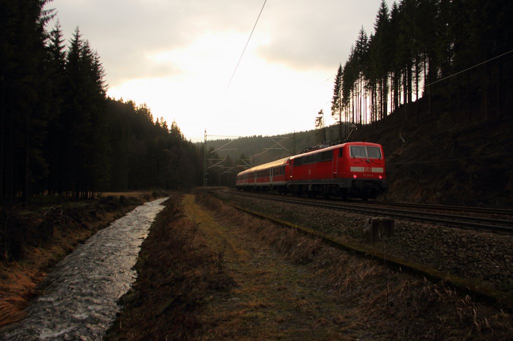 111 223-4 DB bei Frtschendorf am 07.01.2013.