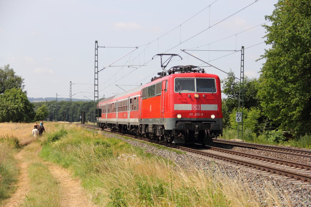 111 225-9 DB bei Staffelstein am 15.07.2013.