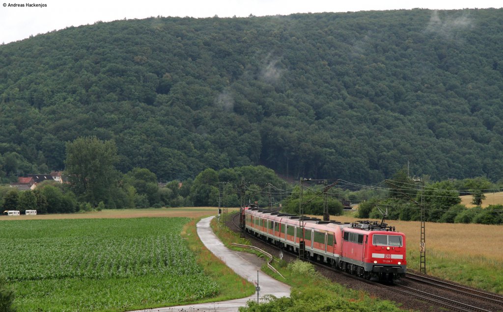 111 226-7 und 106-1 mit dem RE 4641 (Frankfurt(Main)Hbf-Wrzburg Hbf) bei Wernfeld 22.6.11