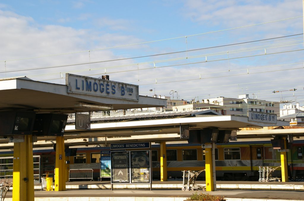 11.11.2011, Bahnhof Limoges-Bndictins, Gleisberdachung