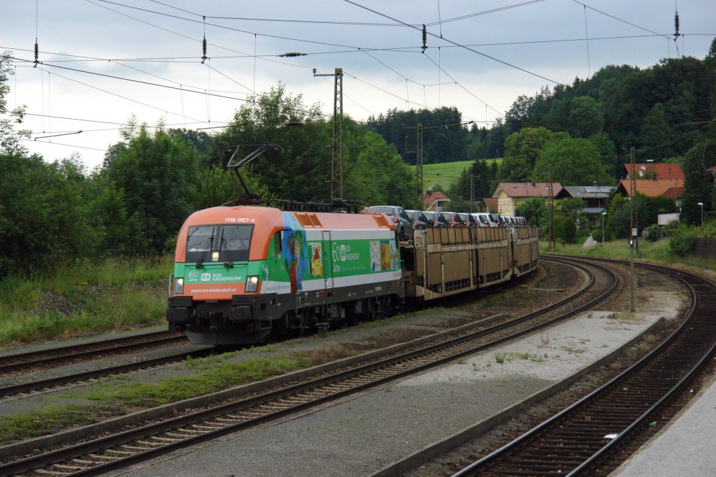 1116 007  SOS Kinderdorf  mit einem Autozug nach Villach am 09.06.2009 unterwegs bei Hallwang-Elixhausen.