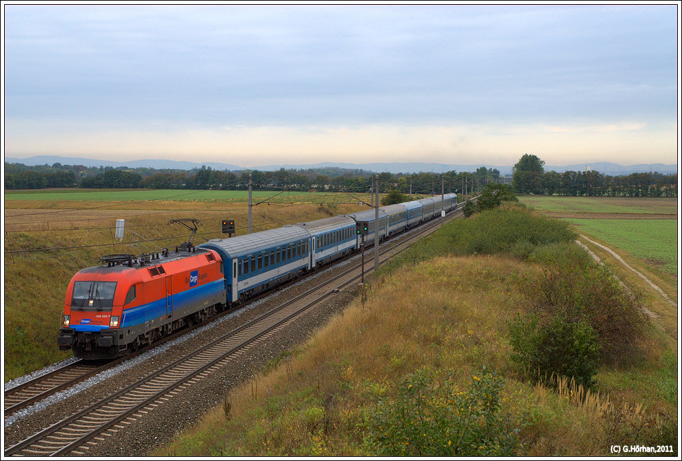 1116 020 mit dem EN 467 fotografierte ich neben Hanspeter Reschinger am 16.9.2011 zw. Himberg und Gramatneusiedl. LG Gerry!