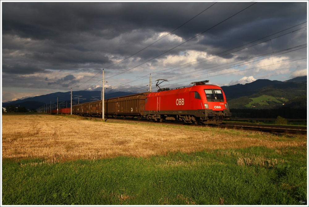 1116 036 fhrt mit Gterzug 54565 von Bruck nach Villach. 
Lind 6.9.2010