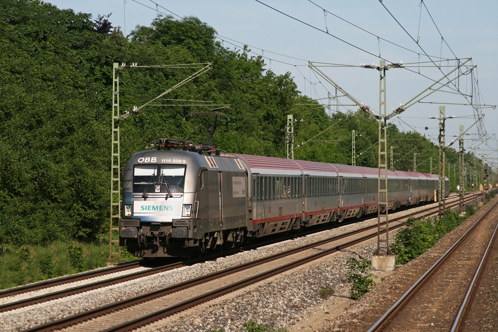 1116 038 mit EC 111 am 06.06.2010 in Vaterstetten.