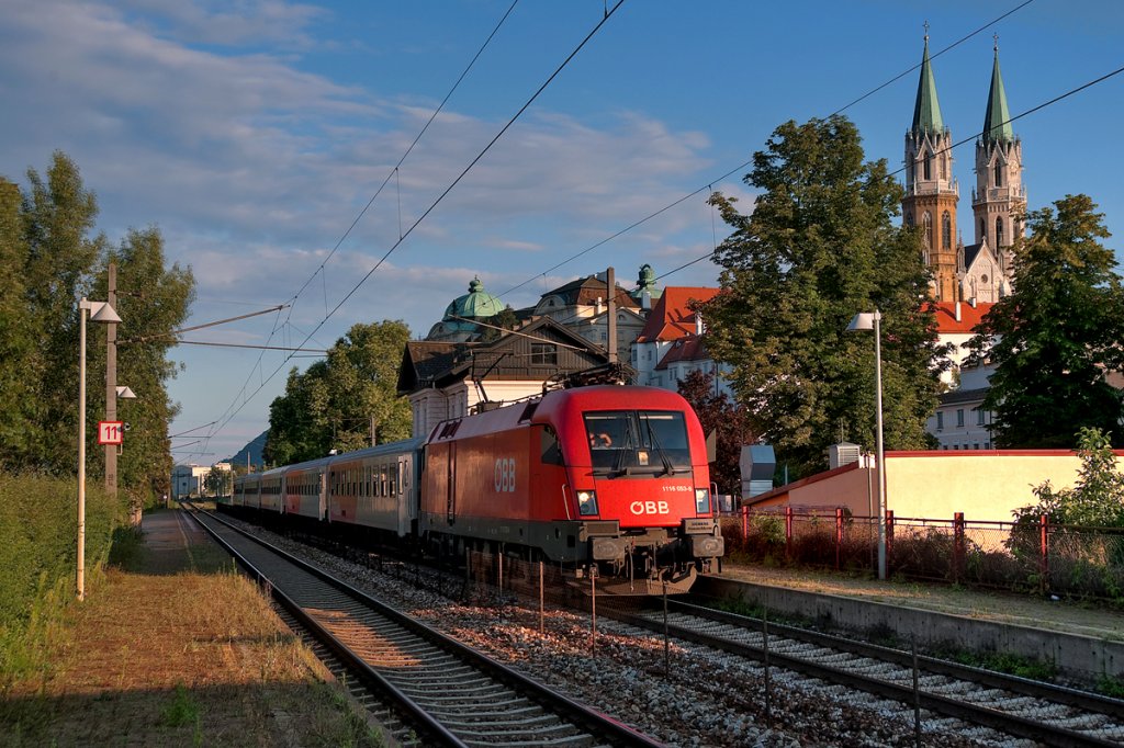 1116 053 mit REX 2118 (Wien FJB - Ceske Velenice) im Bahnhof Klosterneuburg-Kierling. Die Aufnahme enstand am 22.07.2011.