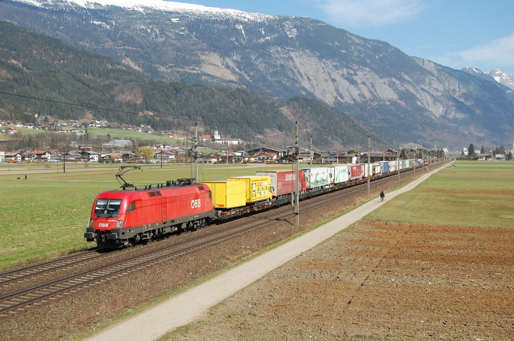 1116 067-8 mit einer ROLA zum Brenner am 26.03.2010 bei Schwaz