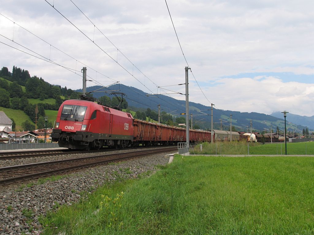 1116 075-1 mit Gterzug 54404 Wien Zentralverschiebebahnhof-Hall im Tirol bei Brixen im Thale am 12-8-2010.