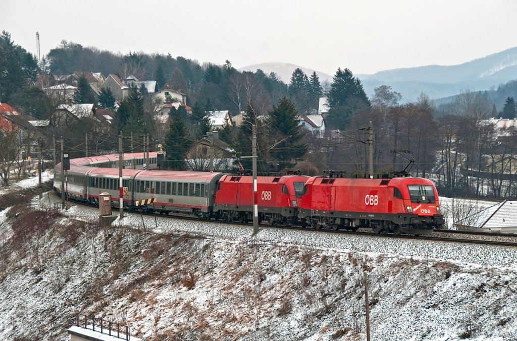 1116 085  Walter   war am 07.03.2010 an der Spitze des OEC 568. Hier zu sehen zwischen Pressbaum und Drrwien.