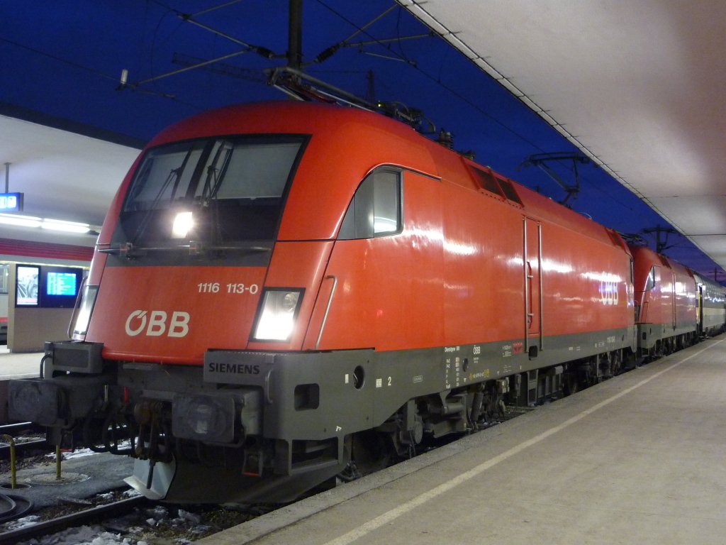 1116 113-0 & 10 oder 1116 ??? mit OEC 163 Transalpin in Wien Westbahnhof am 31.01.2010