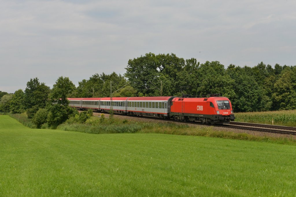 1116 115 mit EC 113 am 04.08.2012 unterwegs bei Hilperting.