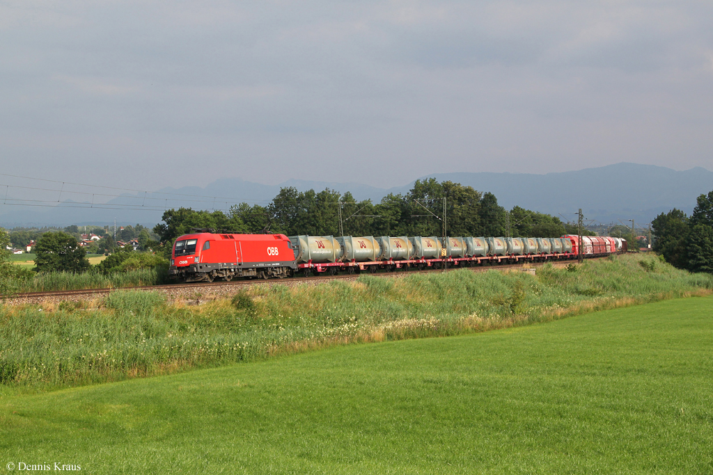 1116 121 mit dem 56466 (Rosenheim – Mnchen Nord) am 09.07.2013 bei Grokarolinenfeld.
