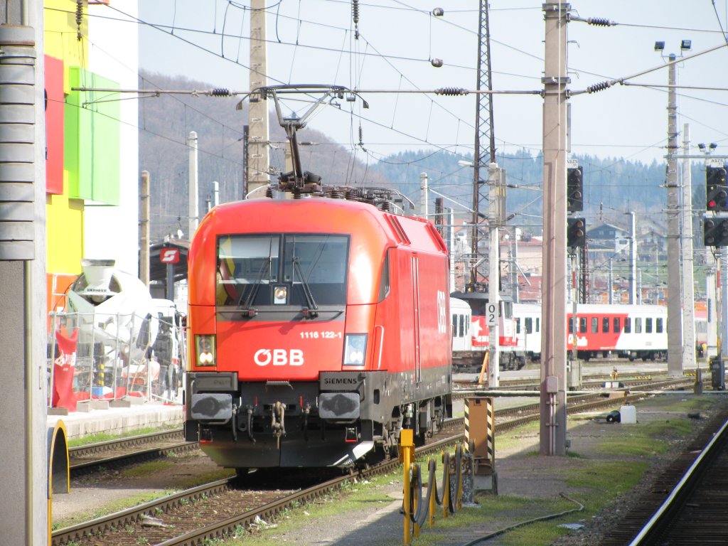 1116 122-1 im Salzburger Hbf am 08.04.2009