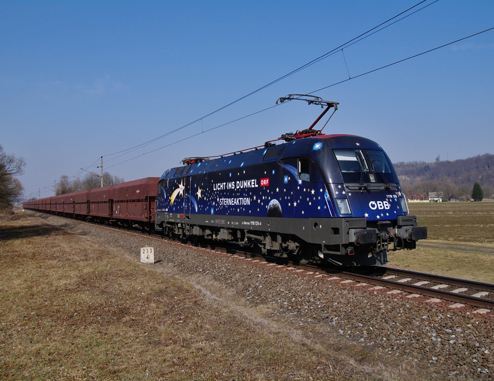 1116 126 Licht ins Dunkel war am 7.03.2012 mit dem  GZ 47407 nach Spielfeld-Stra unterwegs, aufgenommen in  Wildon.
