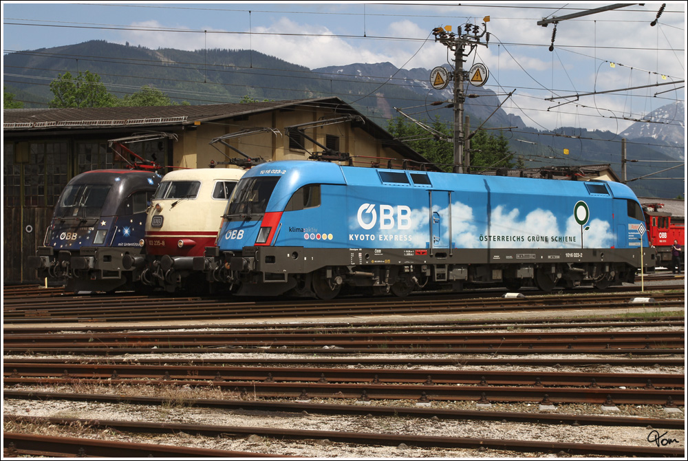 1116 126  Licht ins Dunkel  + DB 103 235 + 1016 023  Kyoto  prsentierten sich bei der Lokparade auf der Drehscheibe in Selzthal.(An diesem Tag ffentlich zugnglich) 26.5.2012 

