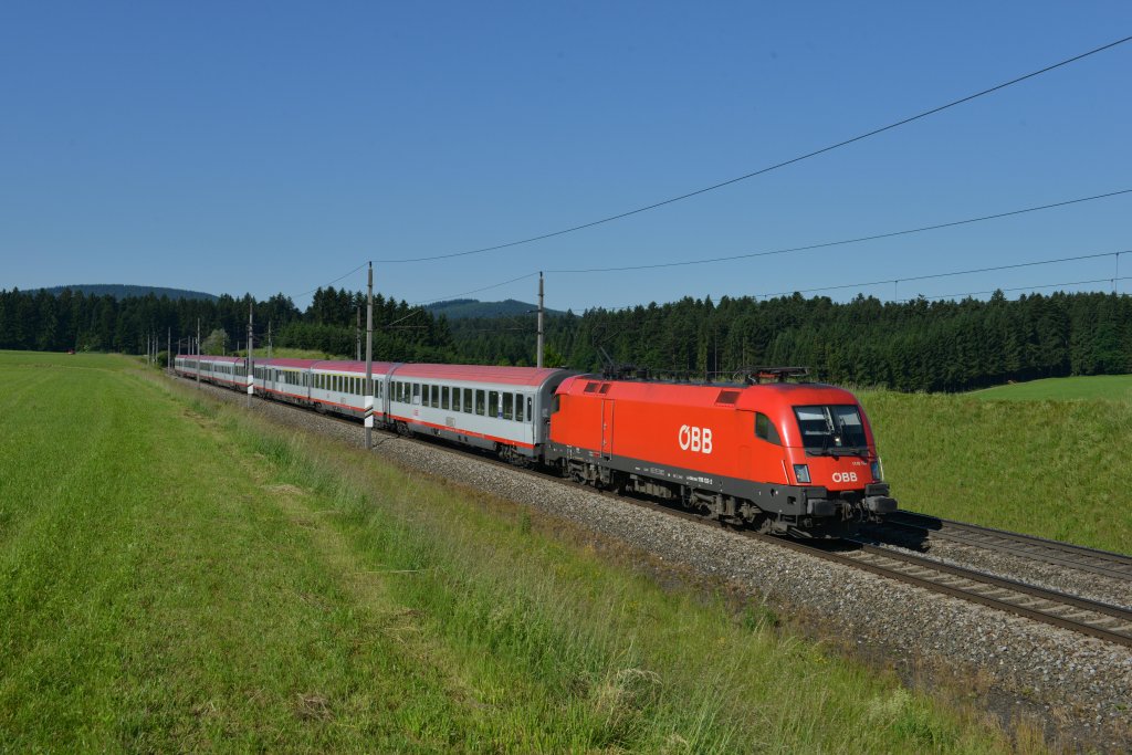 1116 132 mit einem OIC nach Wien West am 16.06.2012 unterwegs bei Pndorf.