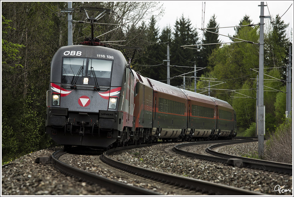 1116 138  50 Jahre Heeressport  als Vorspann vor dem railjet 630 (Villach - Wien Meidling) 
Zeltweg 29.4.2013