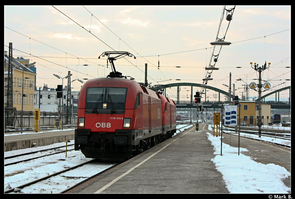 1116 169+1016 008 setzten gleich an ihren EC richtung Linz an. Aufgenommen am 13.02.10 im Wiener Westbahnhof.