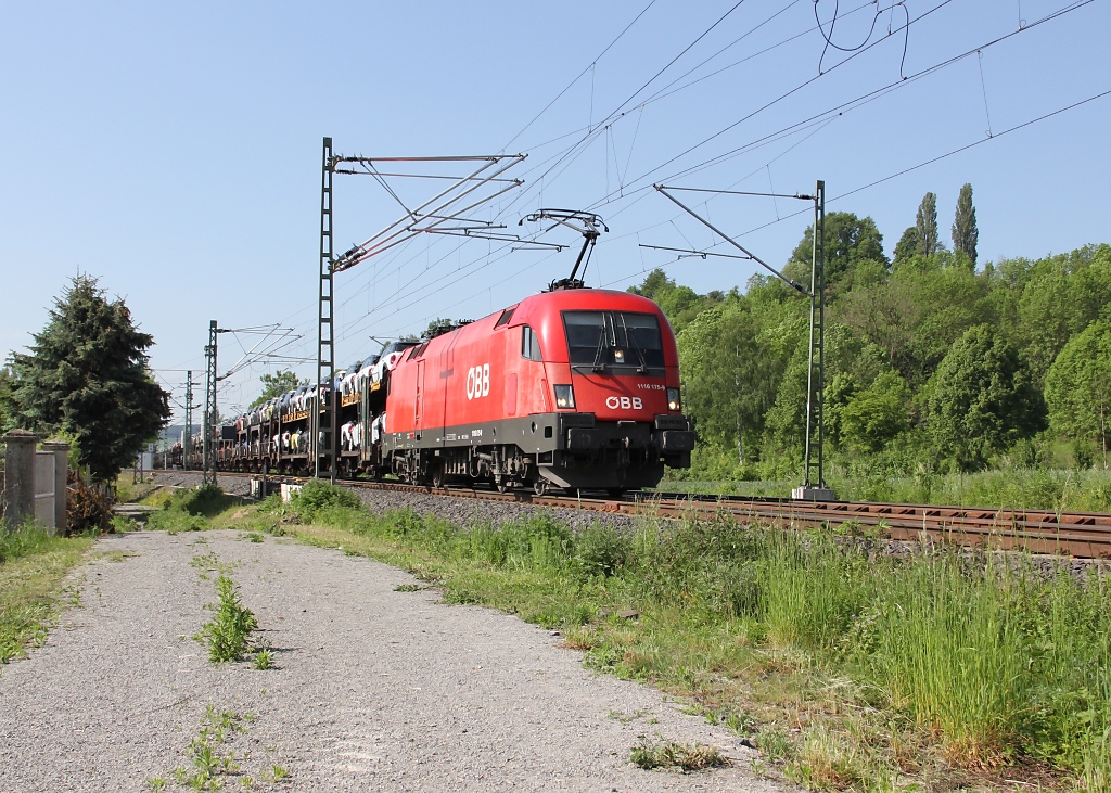 1116 175-9 bespannte am 22.05.2012 den  Mini-Zug  in Richtung Norden. Aufgenommen an der Nordeinfahrt nach Eschwege.