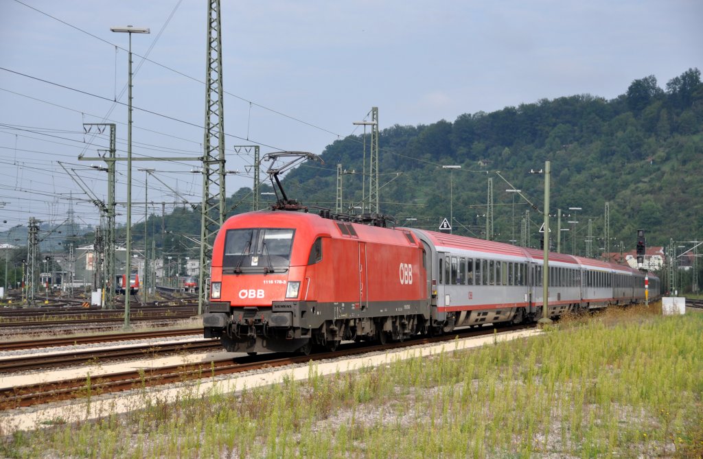 1116 178 der BB mit EC 113 nach Klagenfurt bei der Durchfahrt in Plochingen am 4.9.2010