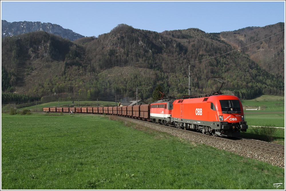 1116 193  Manfred  & 1142 639 fahren mit dem Umleiter 48408 von Jesenice nach  Linz Stahlwerke.
Micheldorf 10.4.2011