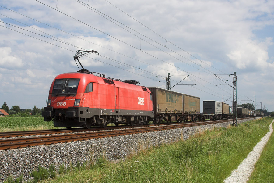 1116 196  Rupert  bespannte am 15.07.2011 einen Gterzug Richtung Regensburg.