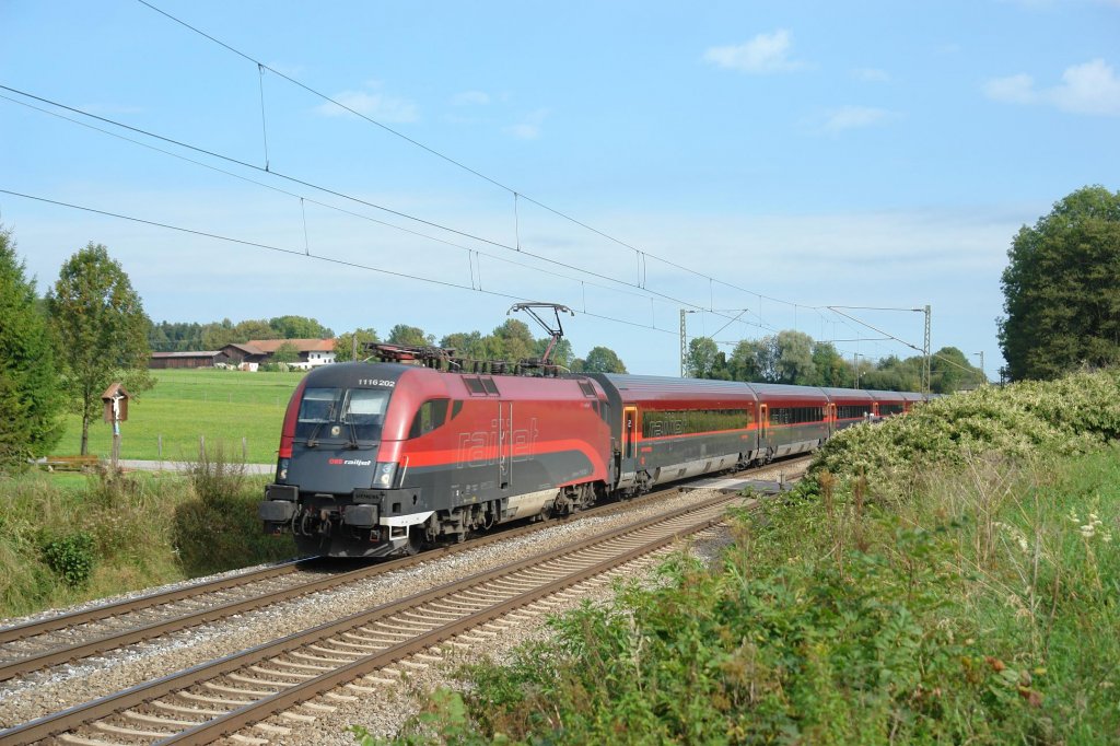 1116 202 mit einem RJ nach Budapest Keleti pu am 15.09.2011 unterwegs am B Vogl.