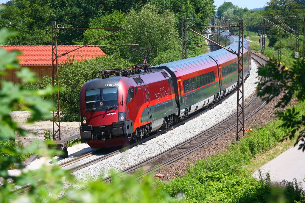 1116 215 mit RailJet (Korridorzug) Wien - Zrich bei Rosenheim/Landl - 01/07/2013
