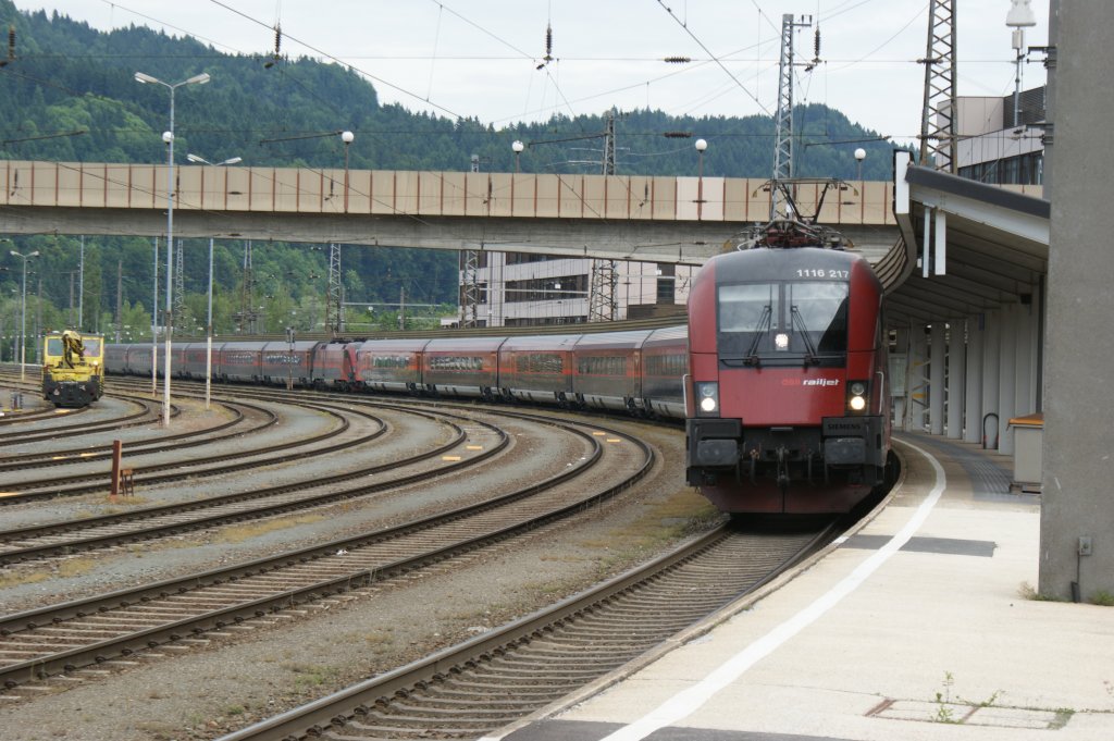 1116 217 mit einen Railjet in Kufstein