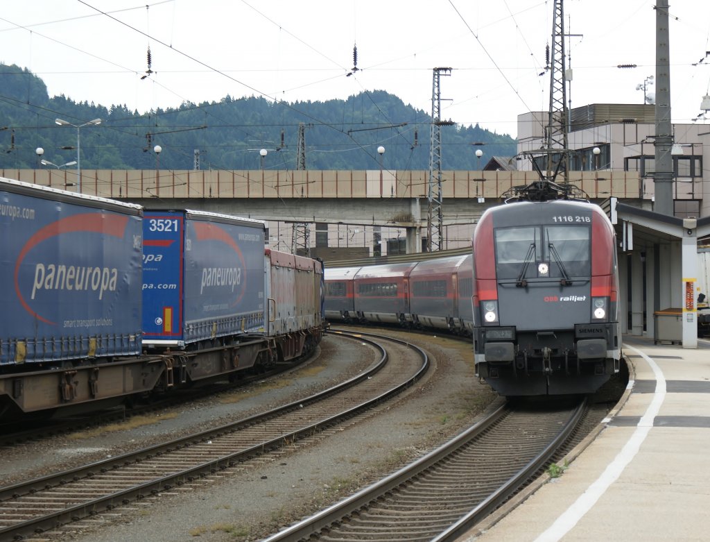 1116 218 Railjet bei der Durchfahrt in Kufstein 