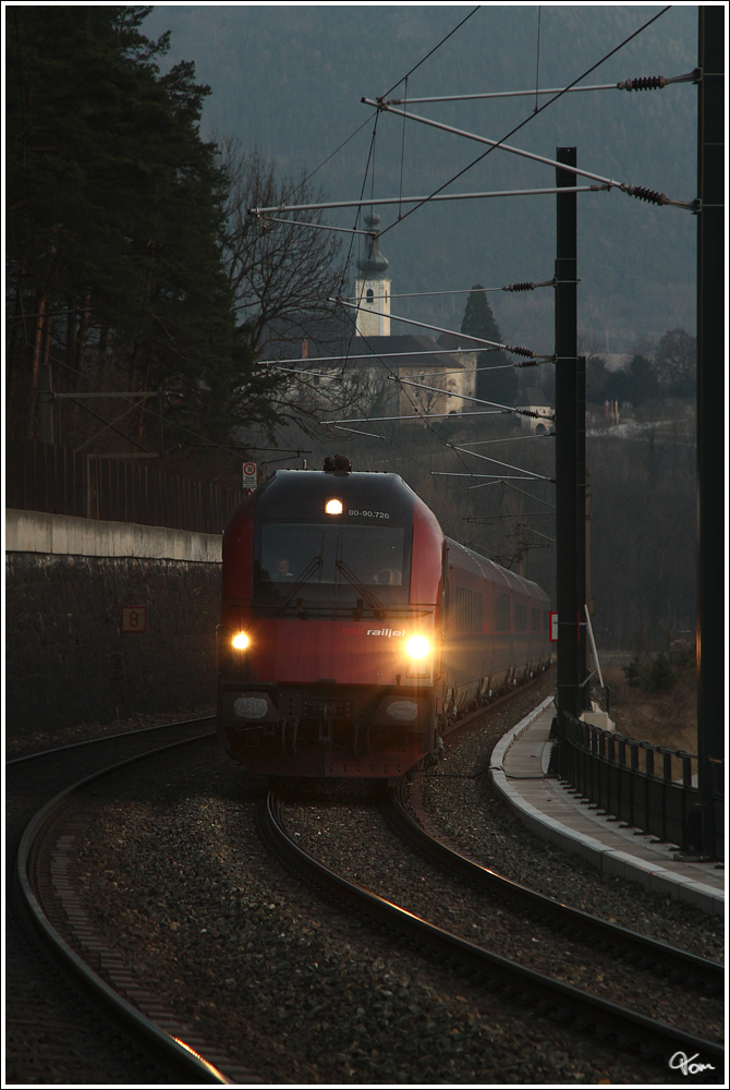 1116 226 schiebt railjet 659 von Wien Meidling nach Graz Hbf.
Gloggnitz 16.3.2012